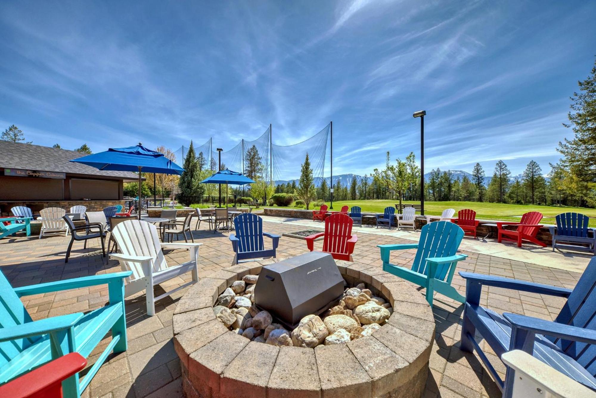 Copper Point Resort Invermere Bagian luar foto
