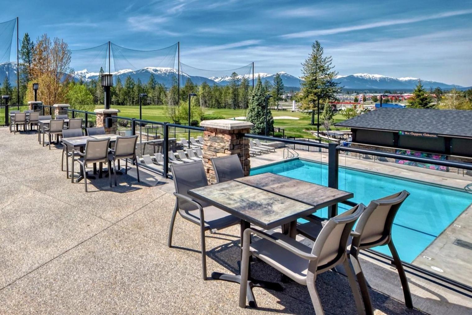 Copper Point Resort Invermere Bagian luar foto
