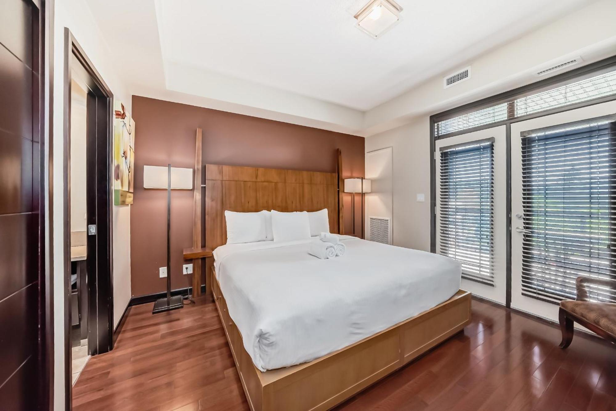 Copper Point Resort Invermere Bagian luar foto