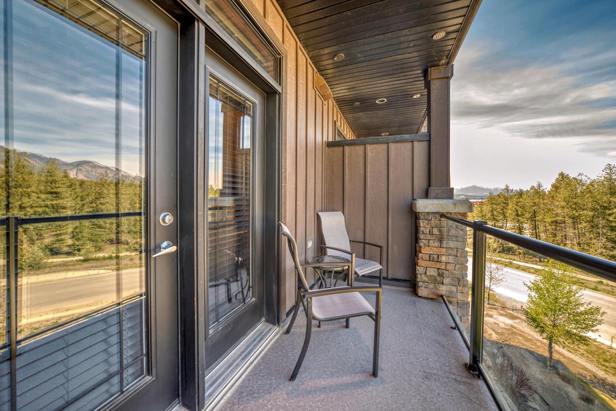 Copper Point Resort Invermere Bagian luar foto