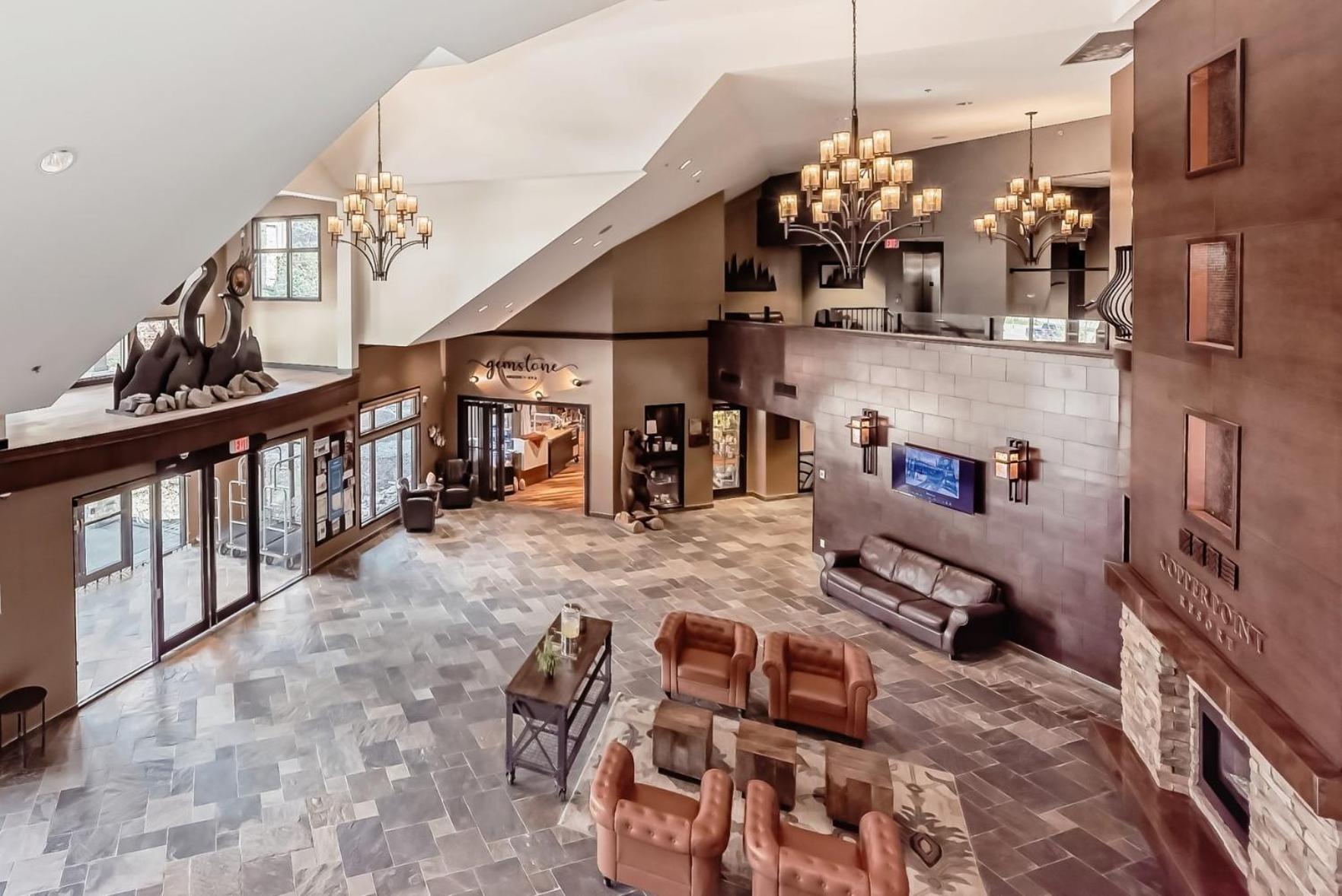 Copper Point Resort Invermere Bagian luar foto
