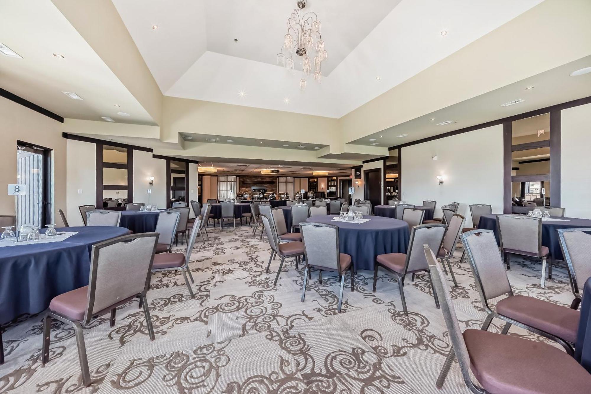 Copper Point Resort Invermere Bagian luar foto