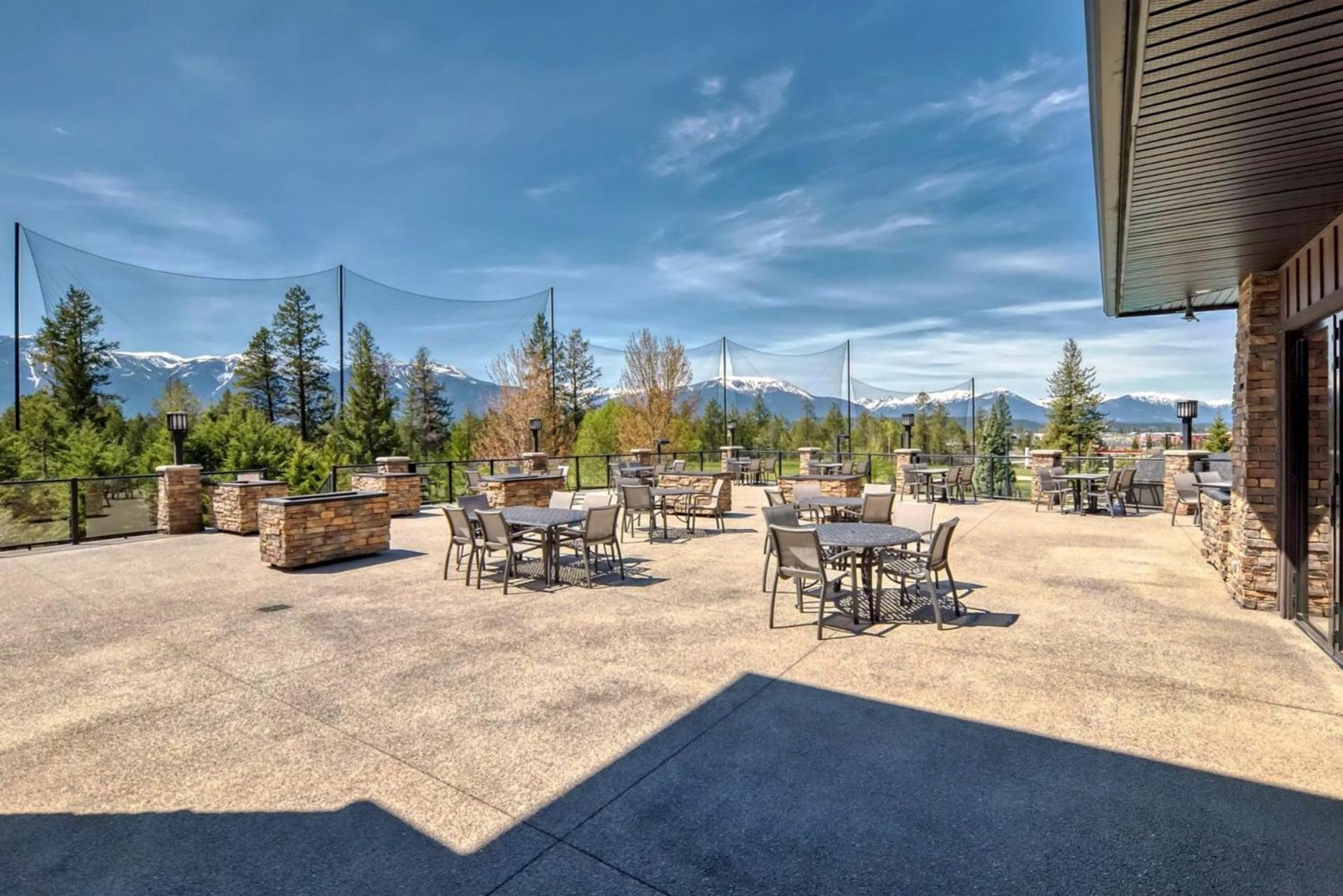Copper Point Resort Invermere Bagian luar foto