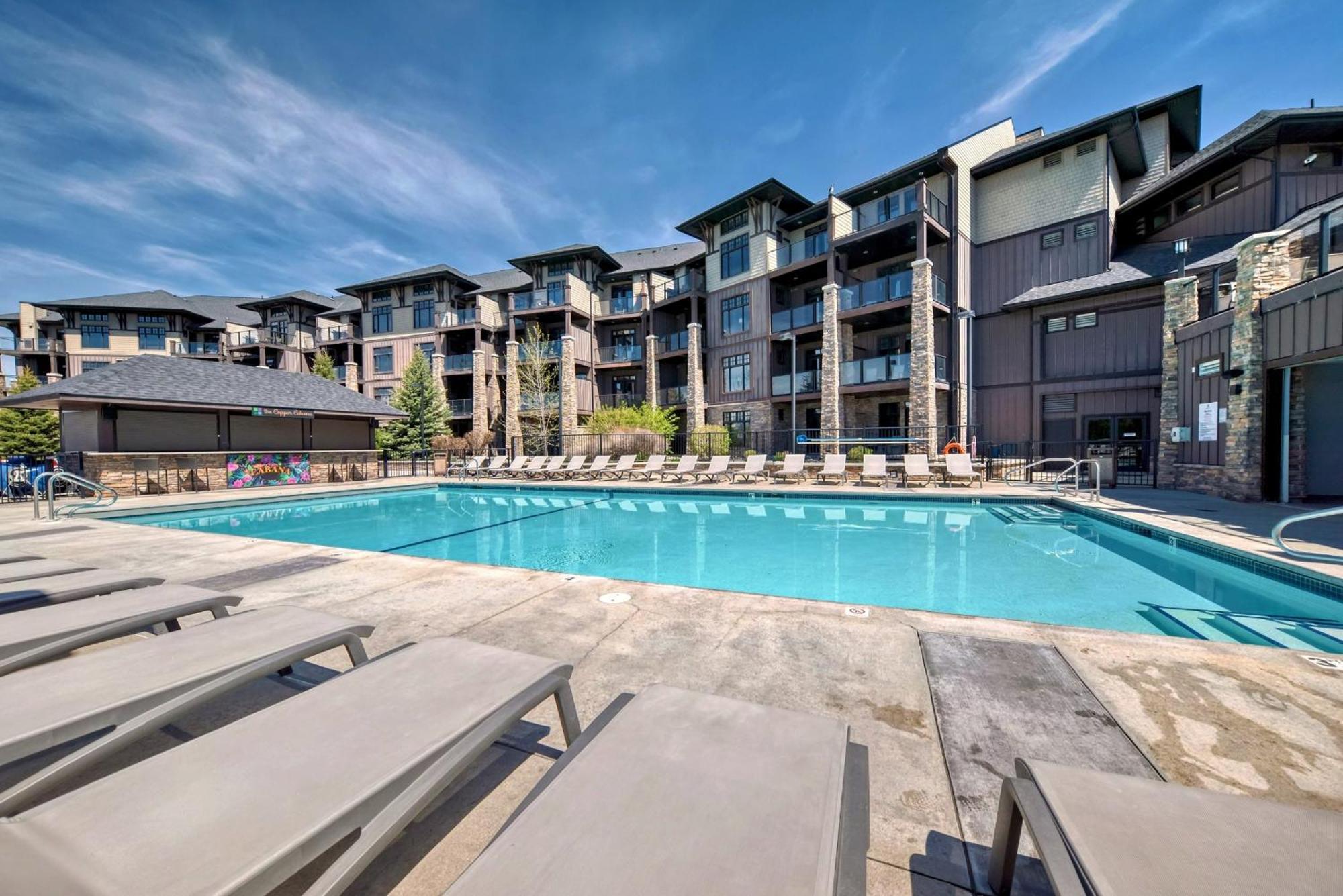 Copper Point Resort Invermere Bagian luar foto