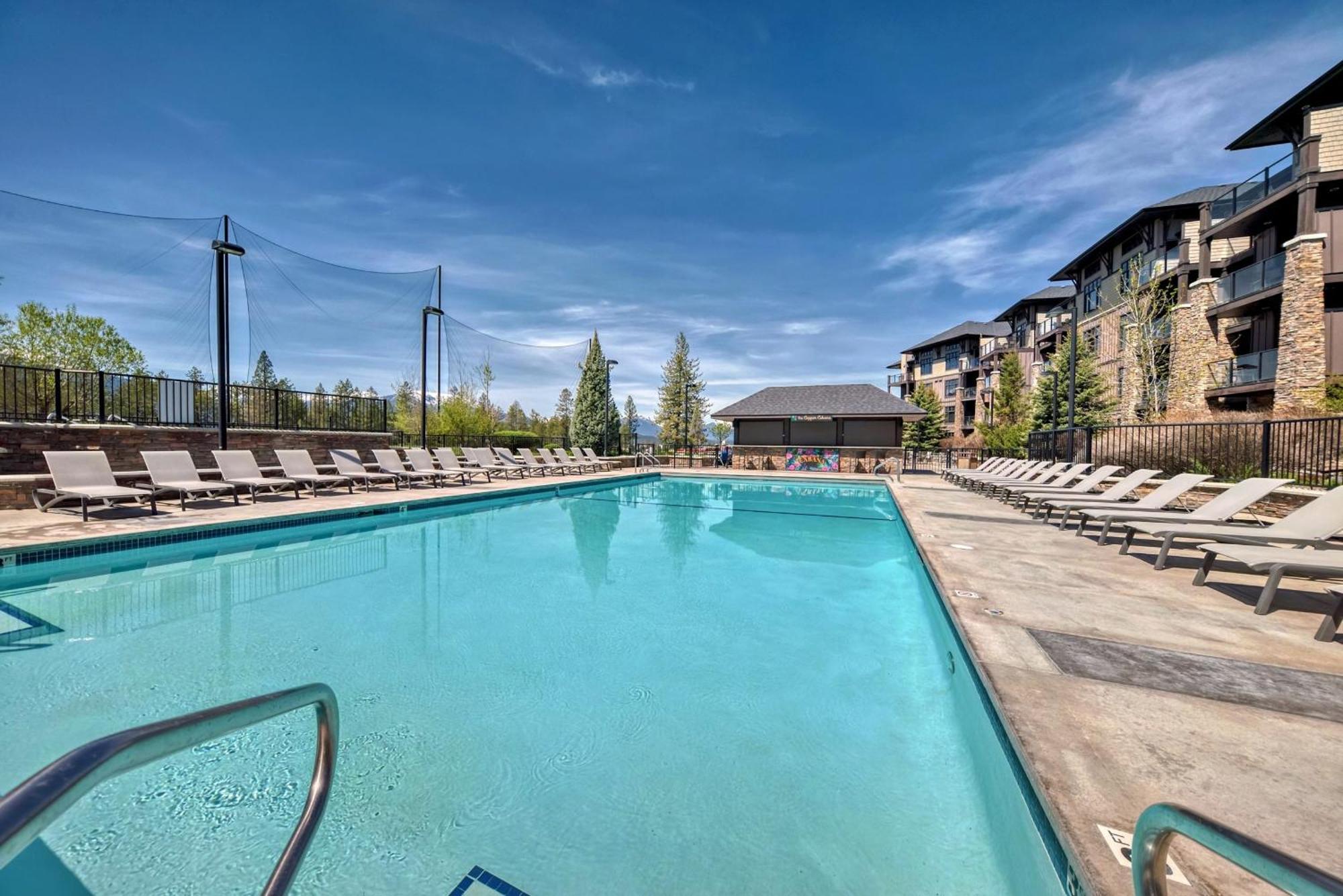 Copper Point Resort Invermere Bagian luar foto