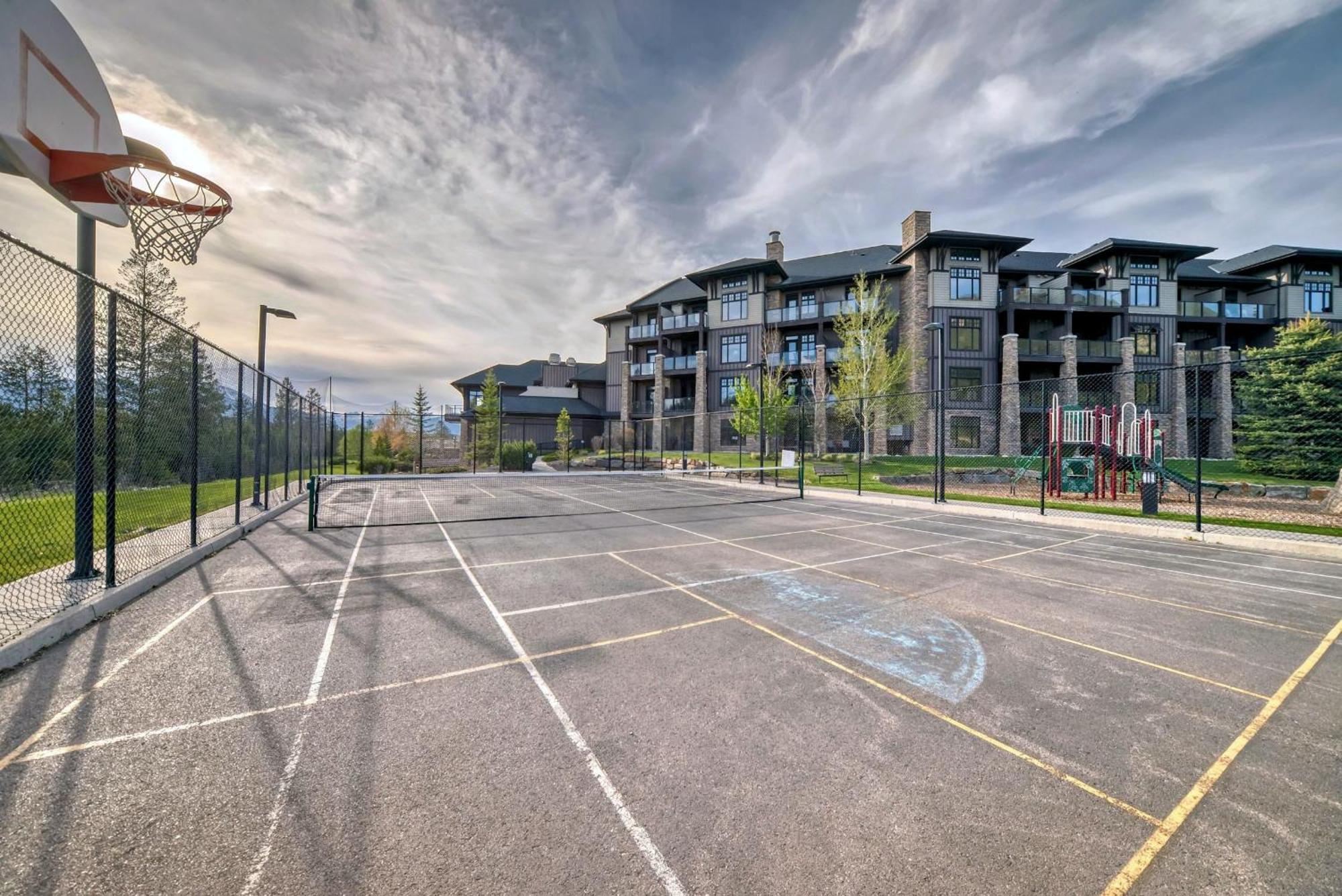 Copper Point Resort Invermere Bagian luar foto