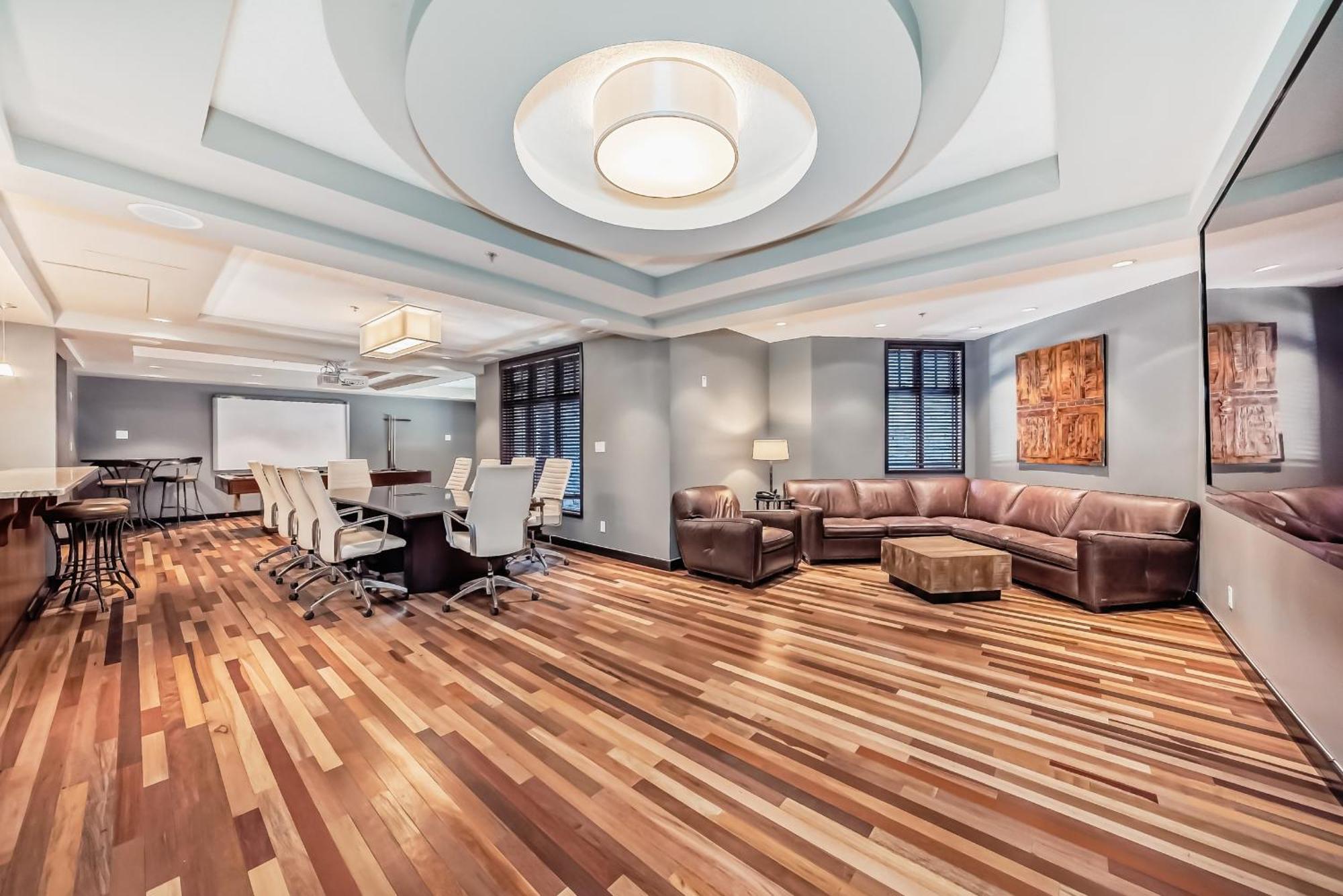 Copper Point Resort Invermere Bagian luar foto