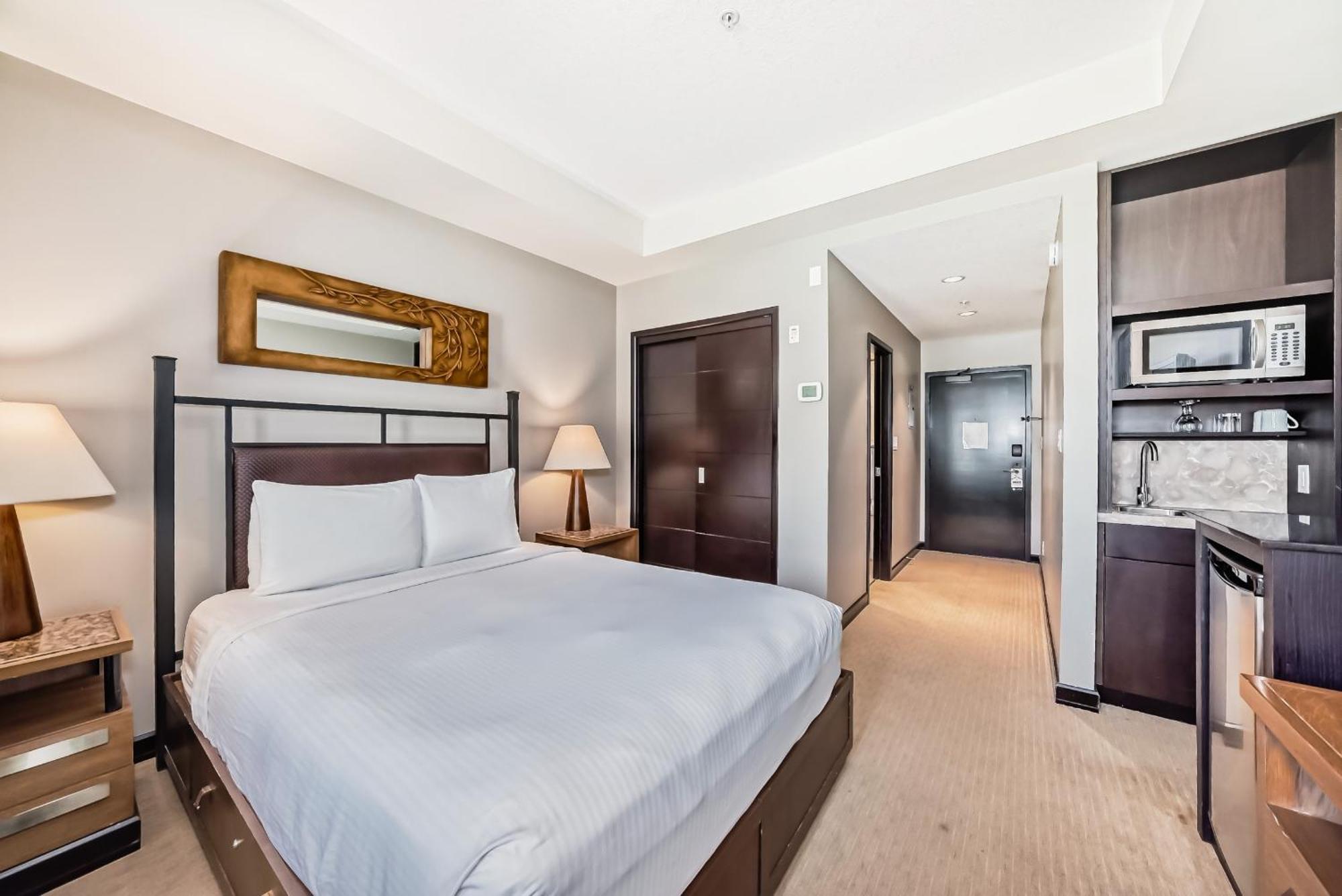 Copper Point Resort Invermere Bagian luar foto