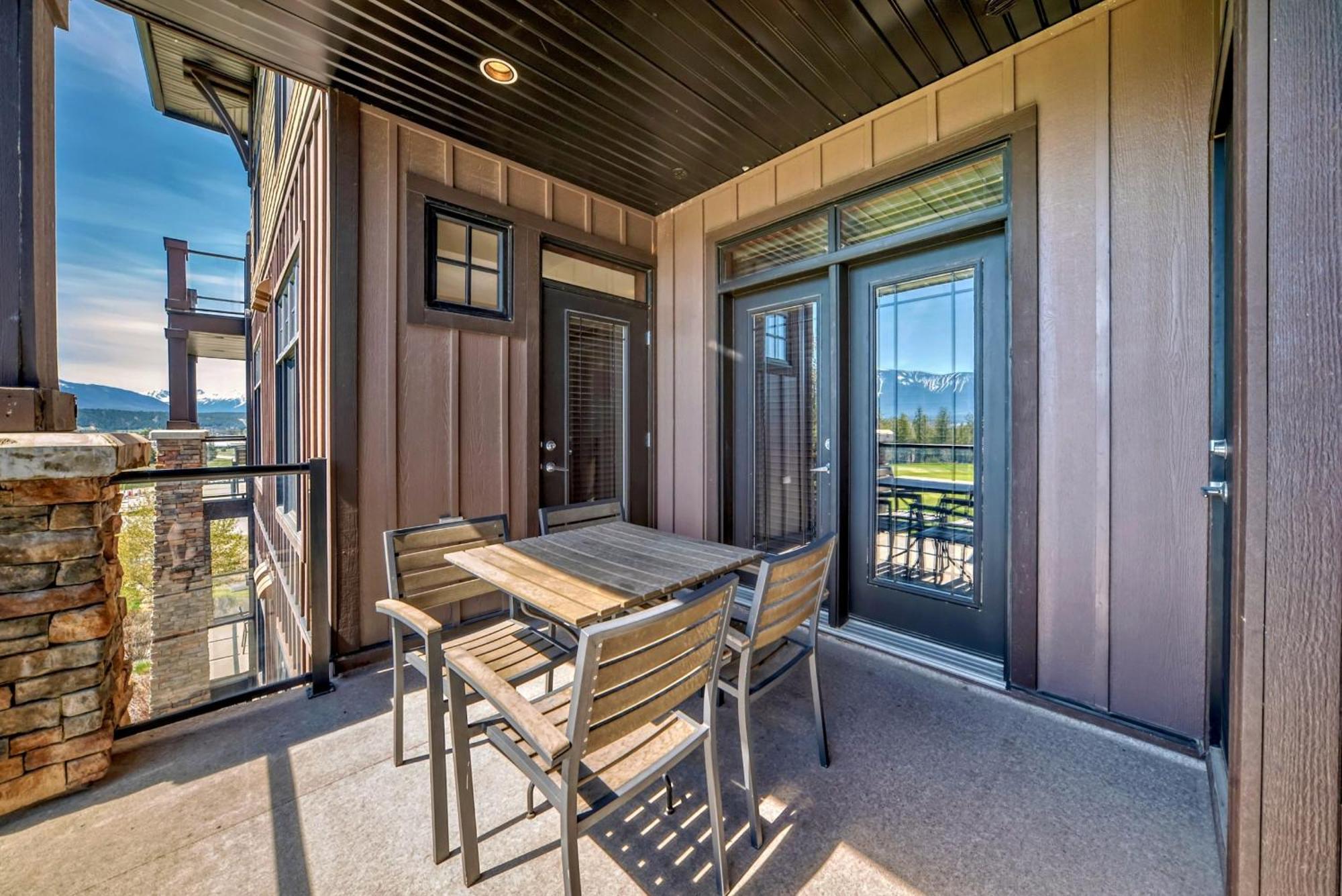 Copper Point Resort Invermere Bagian luar foto