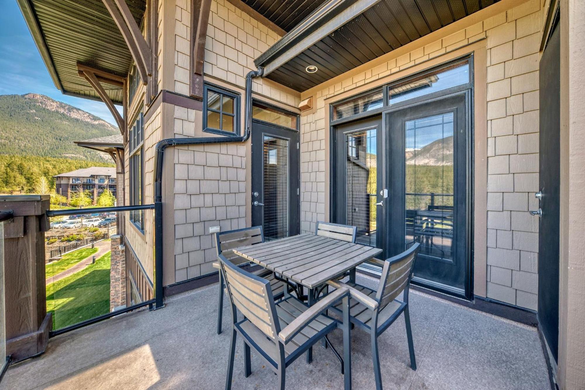 Copper Point Resort Invermere Bagian luar foto